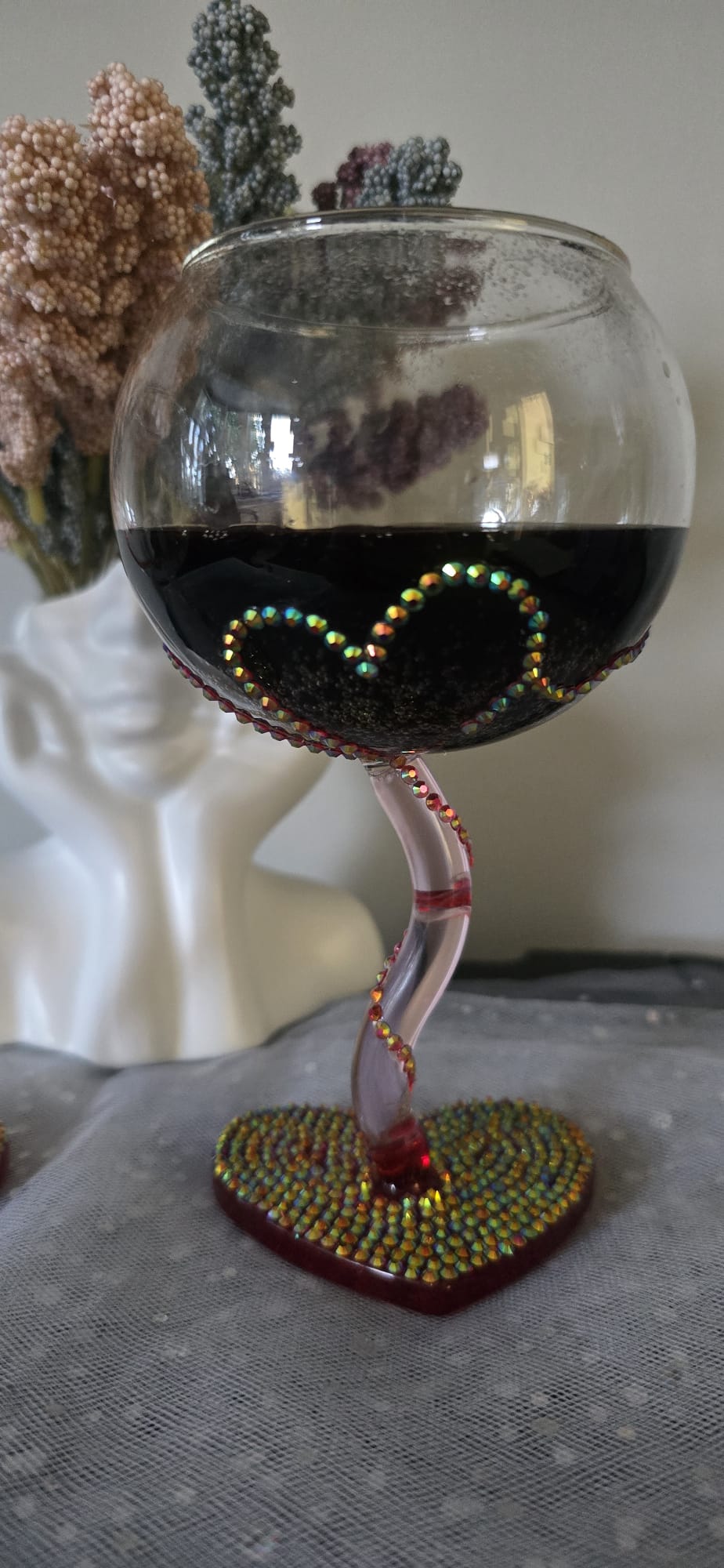 Drinking Glass – Twisted Stem, Rhinestones & Heart Design