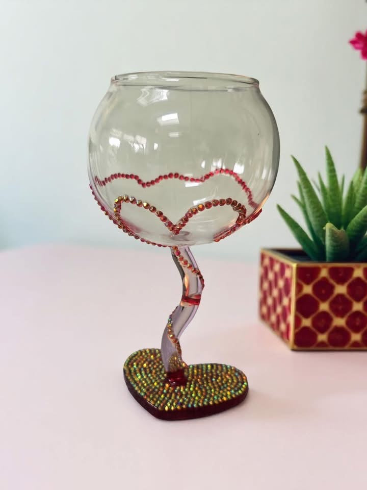 Drinking Glass – Twisted Stem, Rhinestones & Heart Design