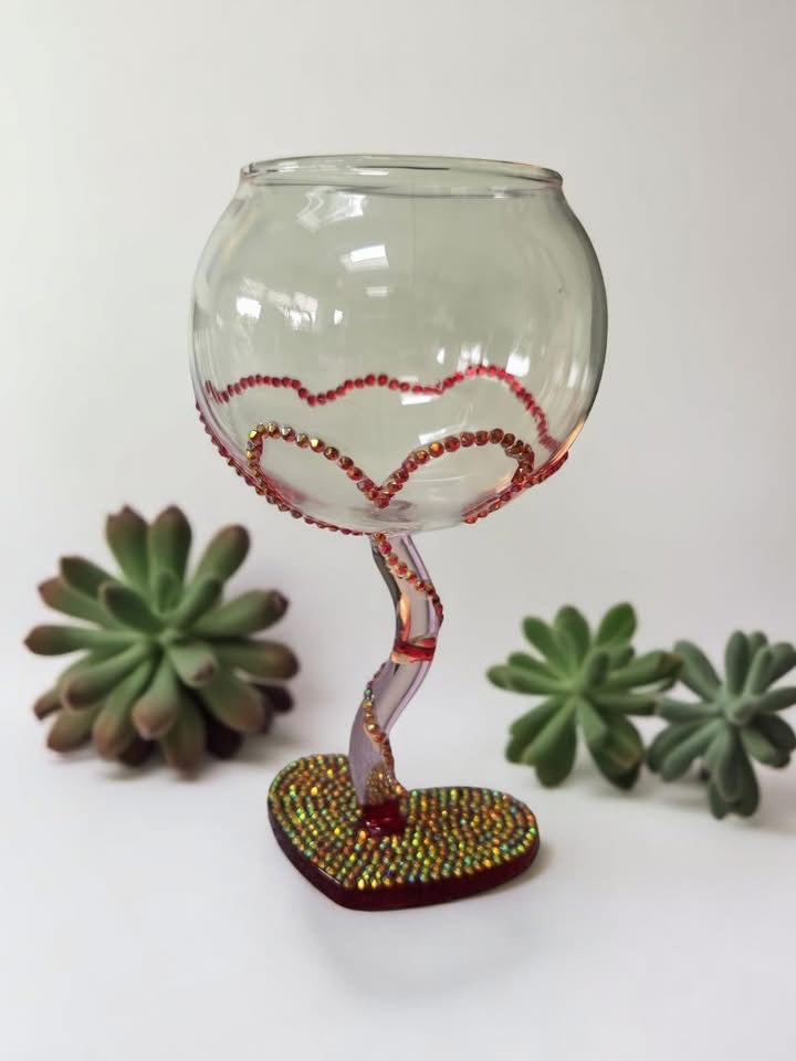 Drinking Glass – Twisted Stem, Rhinestones & Heart Design