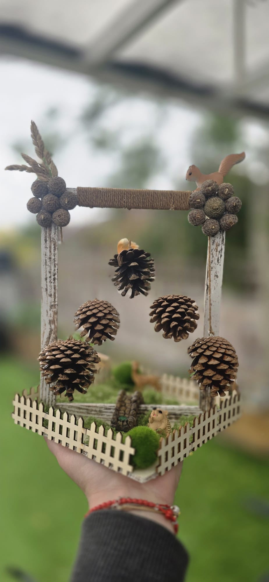 Rustic Woodland Pinecone Swing Decor – Handmade Forest Diorama with Squirrel & Hedgehog | 26cm Height | 17x17cm Base