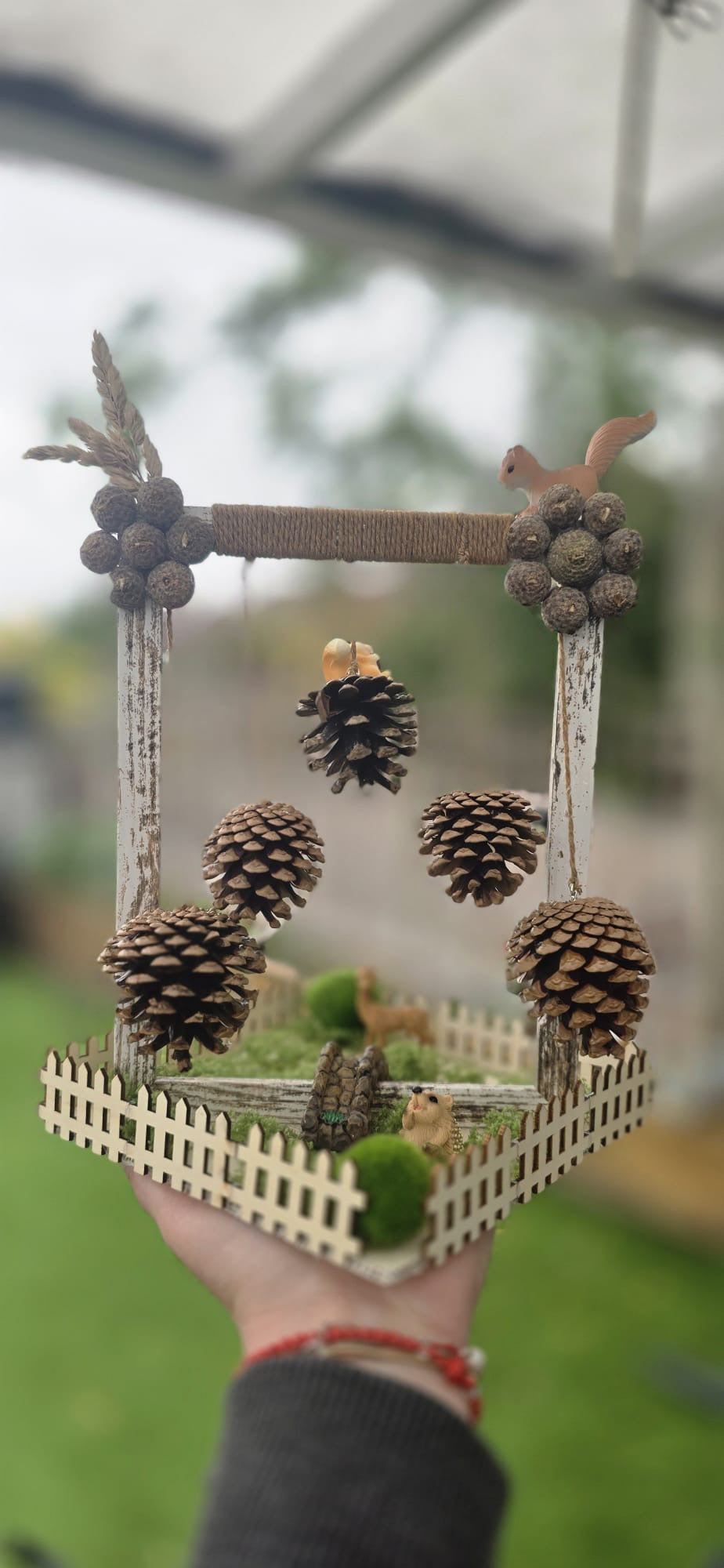 Rustic Woodland Pinecone Swing Decor – Handmade Forest Diorama with Squirrel & Hedgehog | 26cm Height | 17x17cm Base