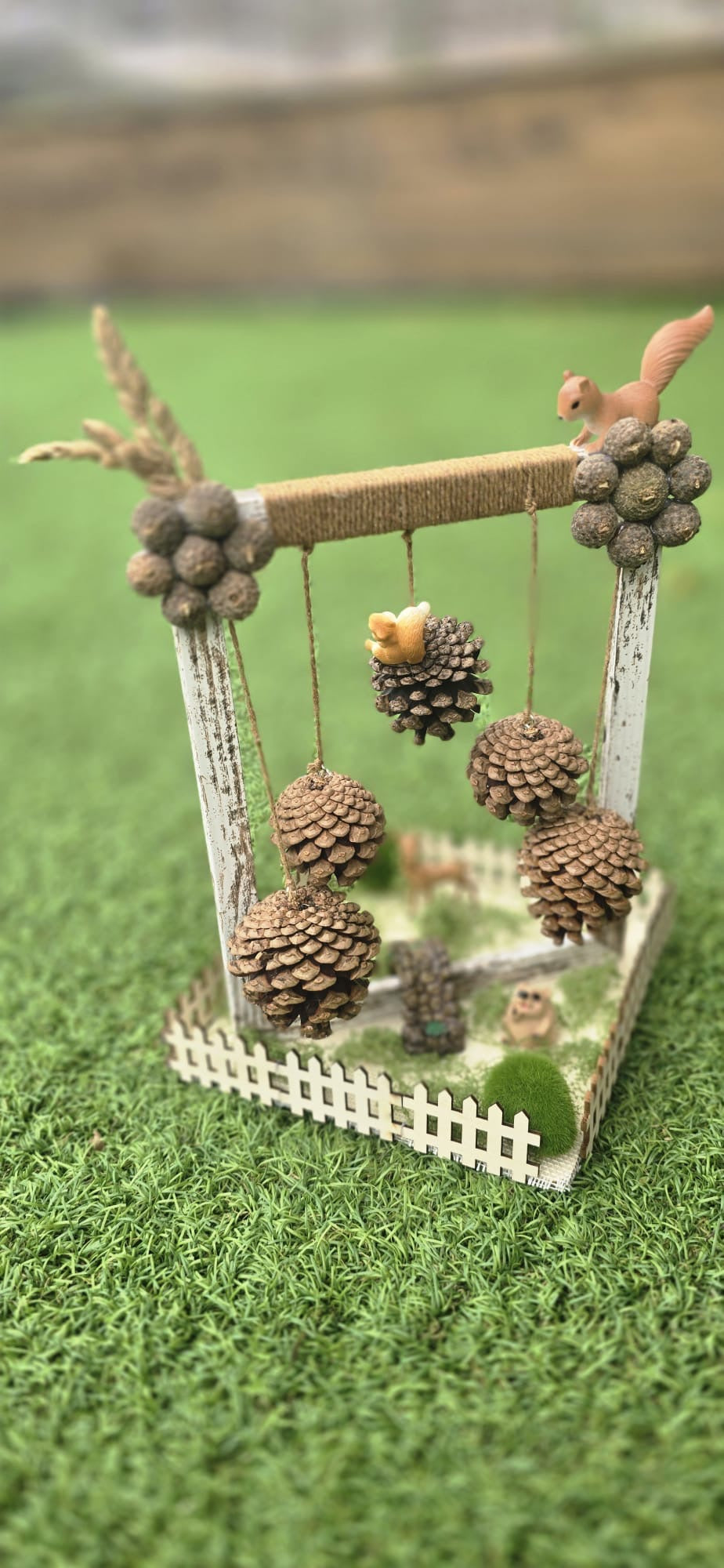 Rustic Woodland Pinecone Swing Decor – Handmade Forest Diorama with Squirrel & Hedgehog | 26cm Height | 17x17cm Base
